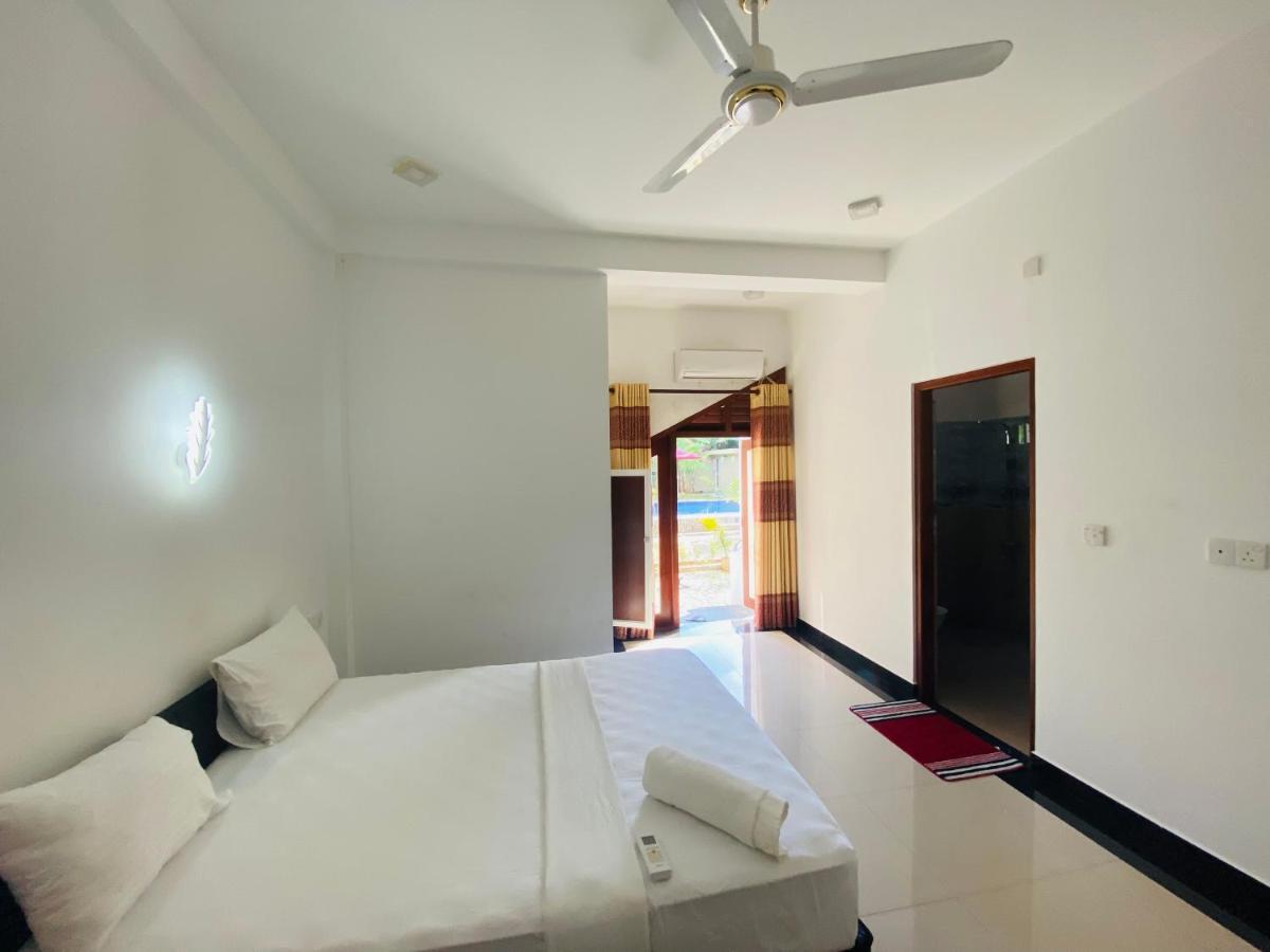 The Kingslayer Resort Negombo Exterior photo