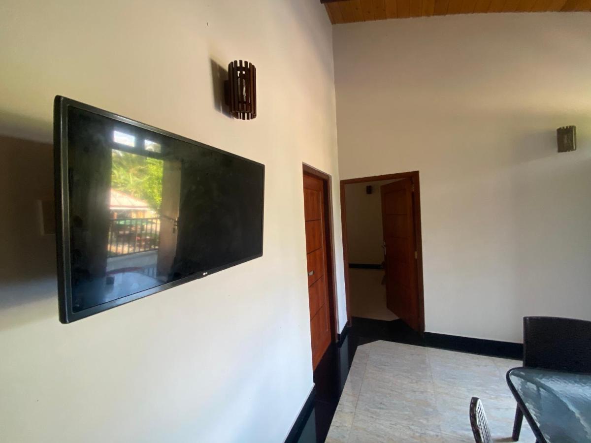The Kingslayer Resort Negombo Exterior photo
